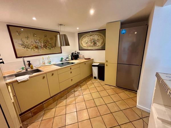 Maison en pierre rénovée avec piscine