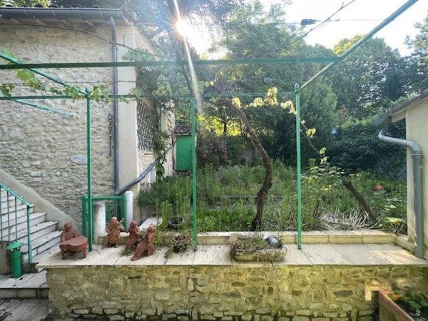 Belle propriété avec terrasse et jardin à Dieulefit