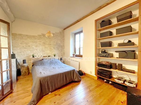 Maison à vendre 7 pièces SAINT LAURENT DE MURE (69)