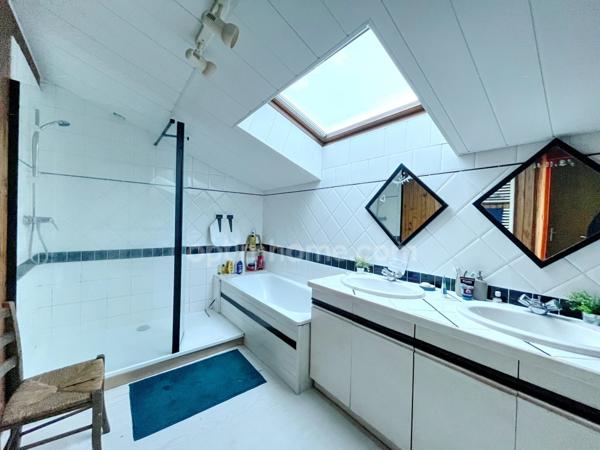 Maison à vendre 7 pièces SAINT LAURENT DE MURE (69)