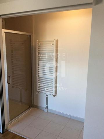 SAINTE-LUCE-SUR-LOIRE ? Appartement T1 bis aménagé en T2 avec terrasse et garage fermé