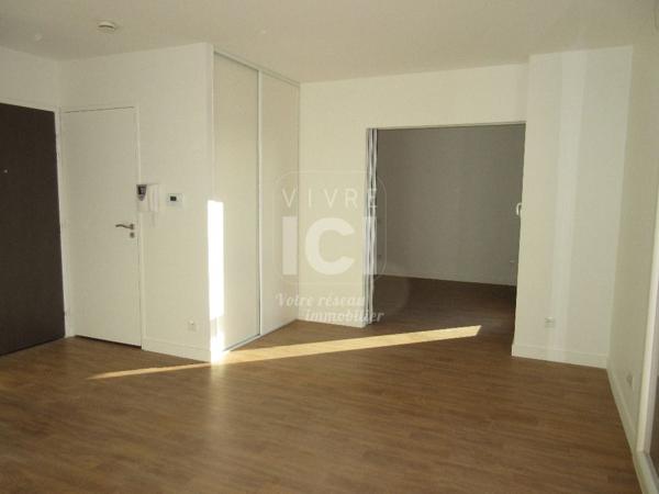 SAINTE-LUCE-SUR-LOIRE ? Appartement T1 bis aménagé en T2 avec terrasse et garage fermé
