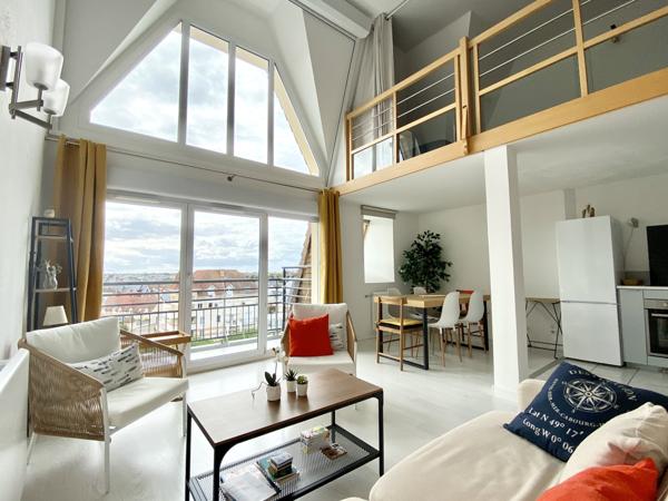 Port Guillaume - Loft 3 pièces exposé Sud-Ouest en parfait état général