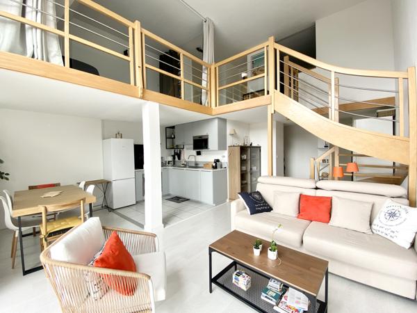 Port Guillaume - Loft 3 pièces exposé Sud-Ouest en parfait état général