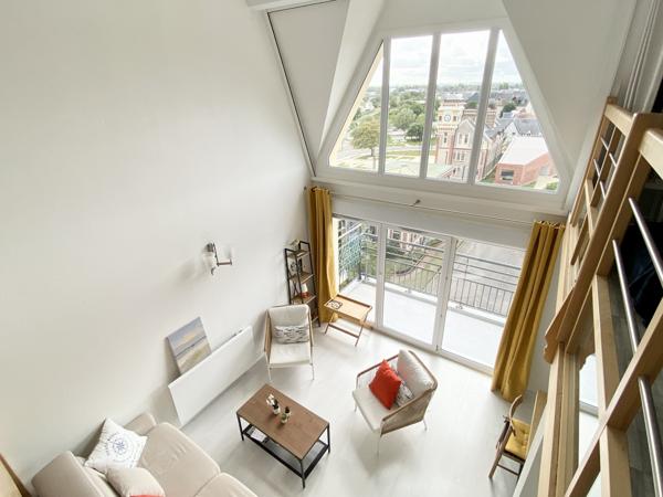 Port Guillaume - Loft 3 pièces exposé Sud-Ouest en parfait état général