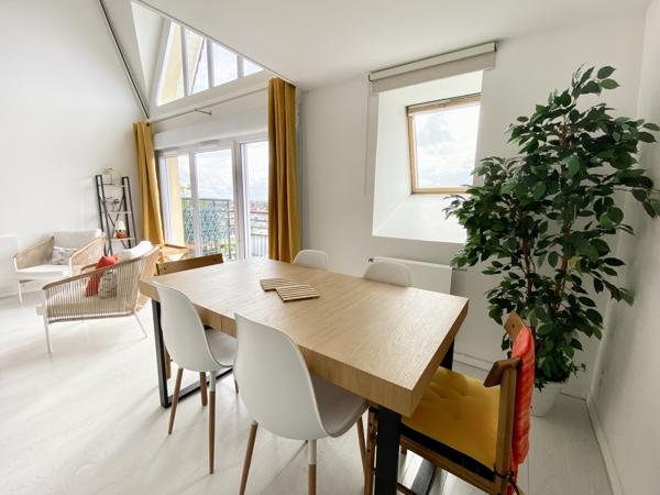 Port Guillaume - Loft 3 pièces exposé Sud-Ouest en parfait état général