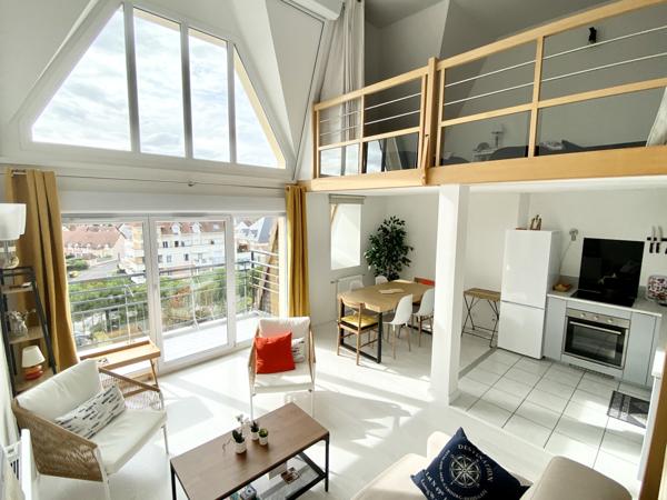 Port Guillaume - Loft 3 pièces exposé Sud-Ouest en parfait état général