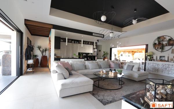 Exceptionnel à Biscarrosse Villa de prestige de 171 m2 avec piscine, jacuzzi et garage de 60 m2