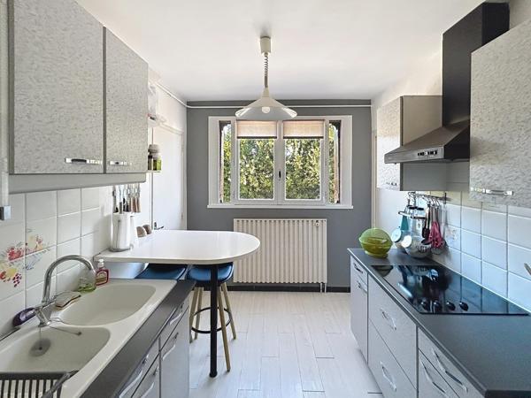 Appartement 4 pièces lumineux avec balcon Caudéran