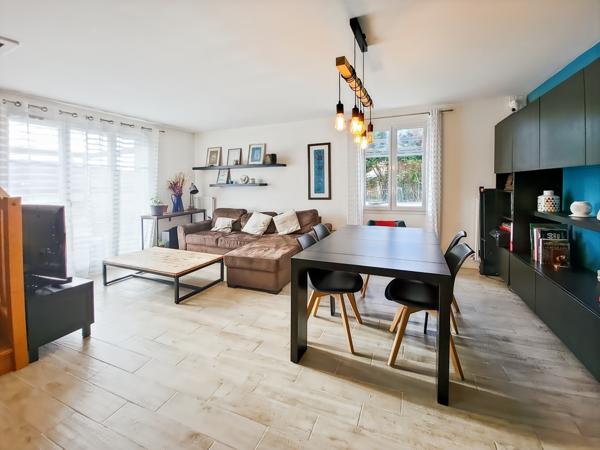 Leuville-sur-Orge (91310) Maison de 2013 sans travaux avec 3 chambres, beau terrain et garage indépendant