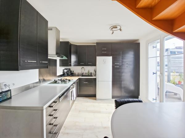 Leuville-sur-Orge (91310) Maison de 2013 sans travaux avec 3 chambres, beau terrain et garage indépendant