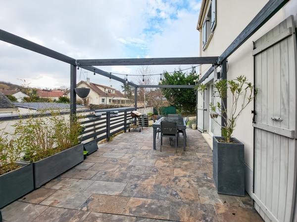 Leuville-sur-Orge (91310) Maison de 2013 sans travaux avec 3 chambres, beau terrain et garage indépendant