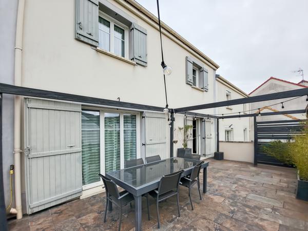 Leuville-sur-Orge (91310) Maison de 2013 sans travaux avec 3 chambres, beau terrain et garage indépendant