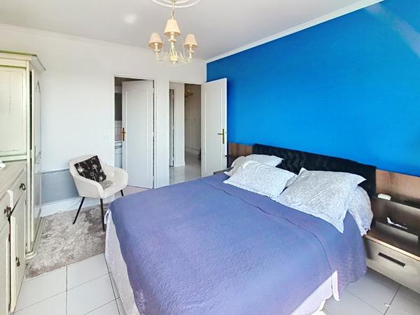 Appartement
         4 pièces
        - 110 m² 263 000 € *