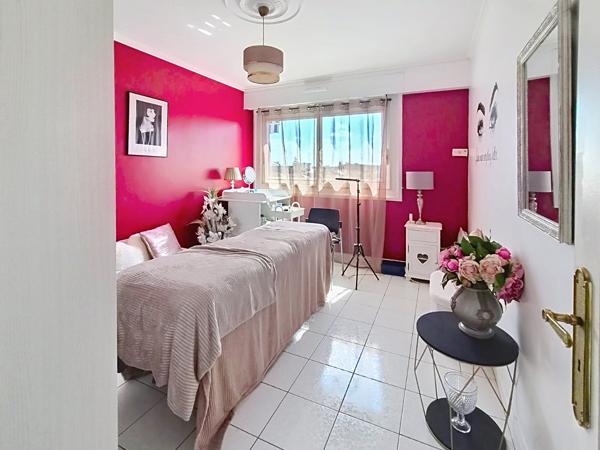 Appartement
         4 pièces
        - 110 m² 263 000 € *