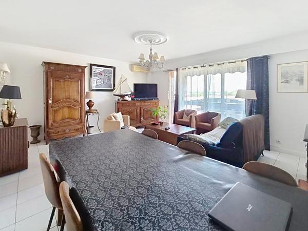 Appartement
         4 pièces
        - 110 m² 263 000 € *