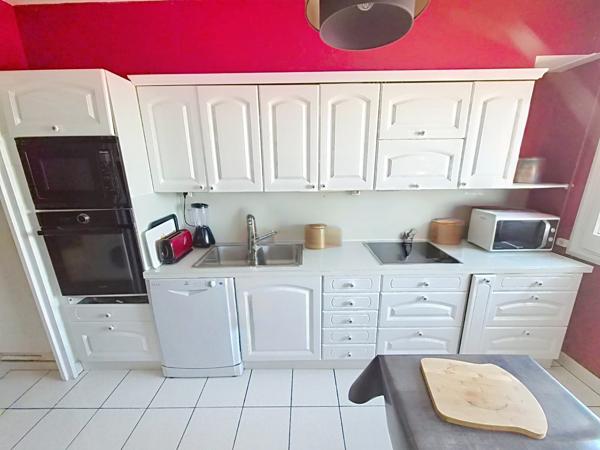Appartement
         4 pièces
        - 110 m² 263 000 € *