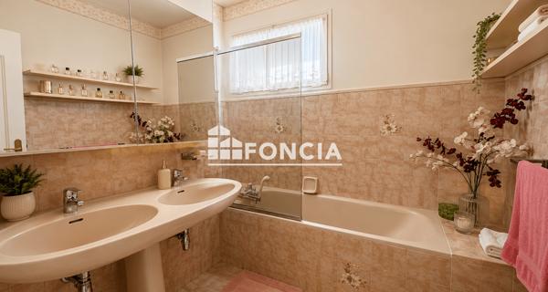À vendre Appartement 6 pièces 152.13 m² - Les Angles 30133