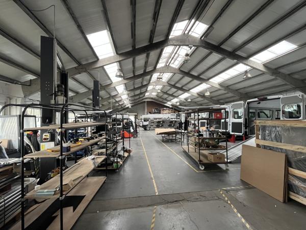 Attiches (59551) Immeuble d'activité Attiches