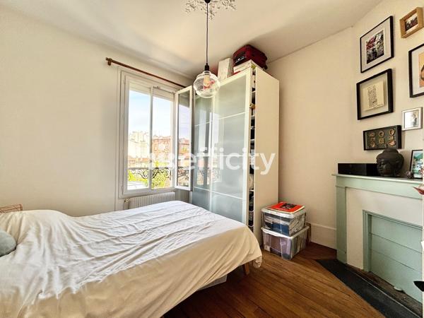 Appartement
         3 pièces
        - 57 m²