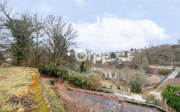 Maison à vendre    6 pièces • 242 m2 Condat-sur-Vienne