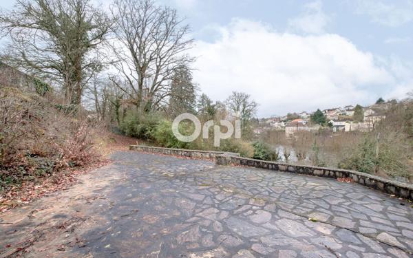 Maison à vendre    6 pièces • 242 m2 Condat-sur-Vienne