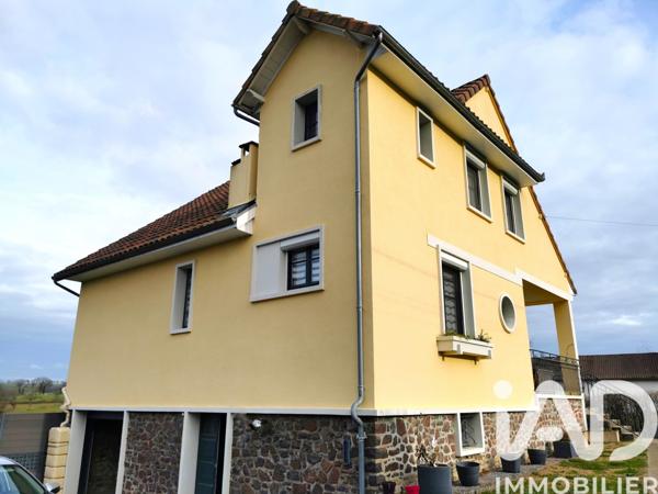 Maison à vendre 7 pièces 130 m² Saint-Santin-de-Maurs