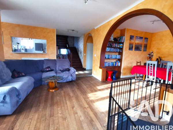 Maison à vendre 7 pièces 130 m² Saint-Santin-de-Maurs