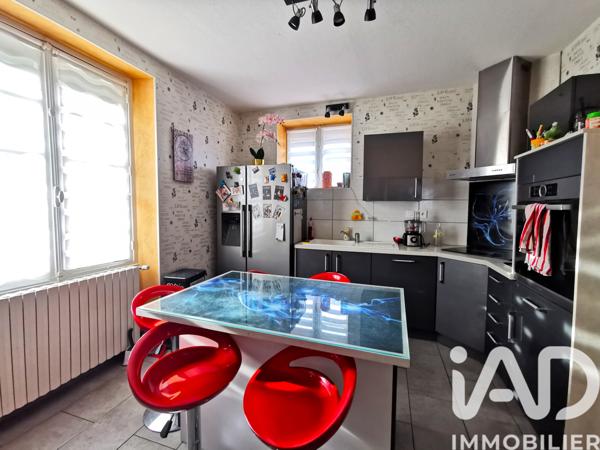 Maison à vendre 7 pièces 130 m² Saint-Santin-de-Maurs