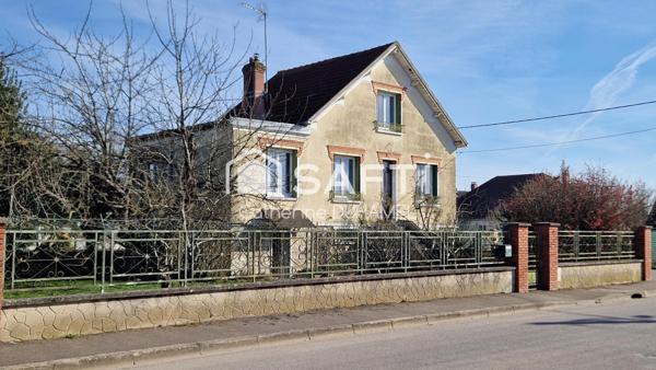 SENS, MAISON SENONAISE DANS QUARTIER RESIDENTIEL