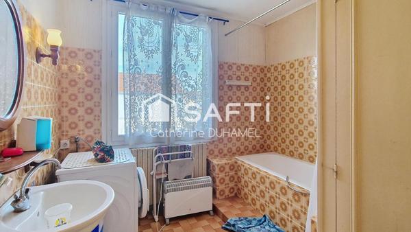 SENS, MAISON SENONAISE DANS QUARTIER RESIDENTIEL