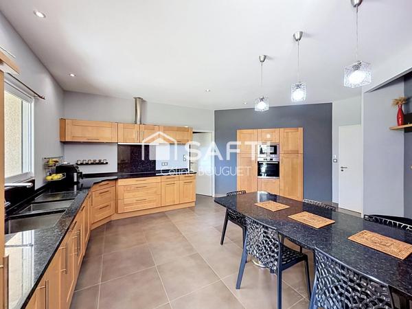 Maison 230m2 5 chambres et double garage