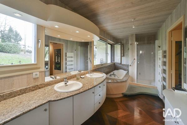 Maison à vendre 5 pièces 219 m² Saint-Genix-les-Villages