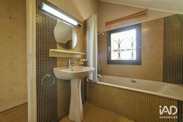 Maison à vendre 5 pièces 219 m² Saint-Genix-les-Villages