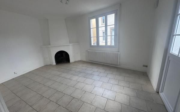 Maison à vendre    4 pièces • 72 m2 Conches-en-Ouche