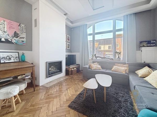 Maison mitoyenne 2 côtés Tourcoing Secteur Tourcoing-Neuville en Ferrain 210 m²