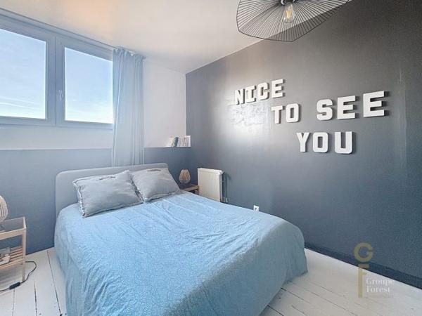 Maison mitoyenne 2 côtés Tourcoing Secteur Tourcoing-Neuville en Ferrain 210 m²