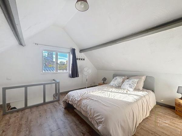 Maison mitoyenne 2 côtés Tourcoing Secteur Tourcoing-Neuville en Ferrain 210 m²