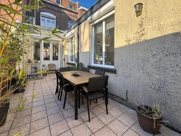 Maison mitoyenne 2 côtés Tourcoing Secteur Tourcoing-Neuville en Ferrain 210 m²