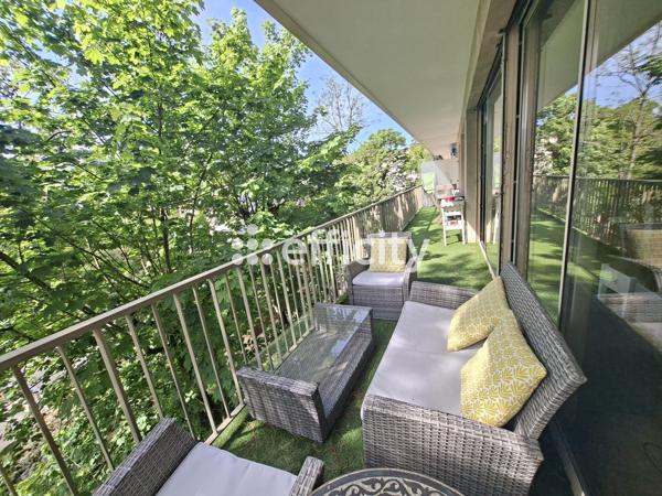 Appartement
         5 pièces
        - 115 m²