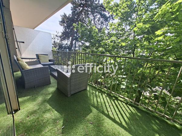Appartement
         5 pièces
        - 115 m²