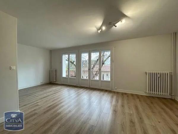 Appartement à louer 3 pièces 68.6m²