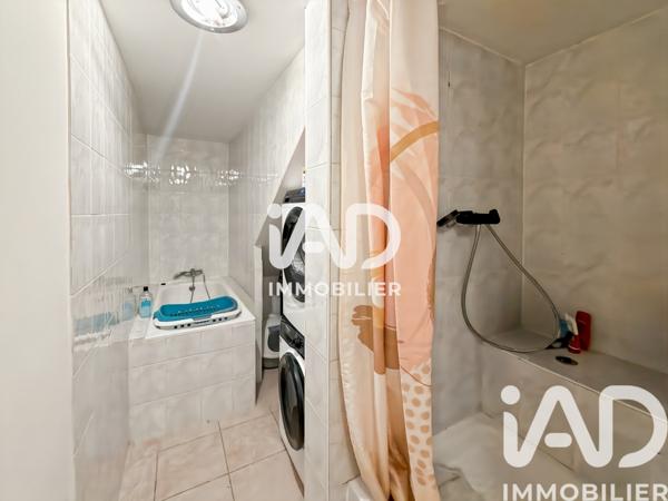 Immeuble à vendre 177 m² Paron
