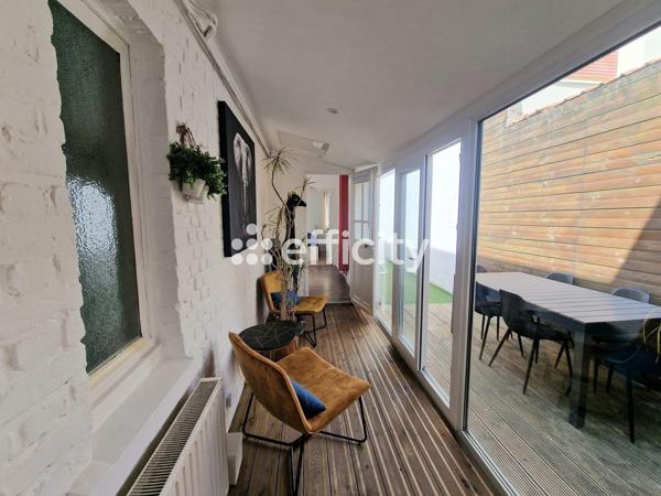 Appartement
         2 pièces
        - 60 m² Exclusivité 235 000 € *