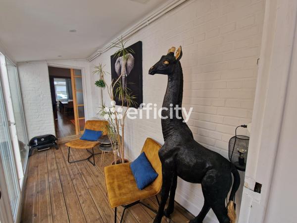 Appartement
         2 pièces
        - 60 m² Exclusivité 235 000 € *