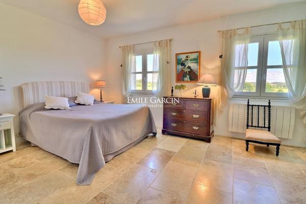 A vendre - Mas provençal ancien au calme absolu - Sud Luberon