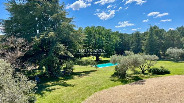 A vendre - Mas provençal ancien au calme absolu - Sud Luberon