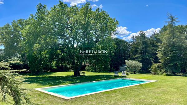 A vendre - Mas provençal ancien au calme absolu - Sud Luberon