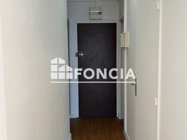 Location Studio 21.22 m² - ENTREE A Orleans 45000