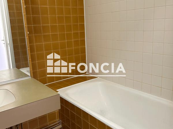 Location Studio 21.22 m² - ENTREE A Orleans 45000